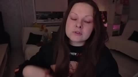 Mila online show from 11/14/25, 08:51