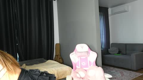 A online show from 09/29/25, 07:57