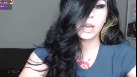 Snapshot of amilustxx chatting on 11/28/25, 10:12 amilust online show from 11/28/25, 10:12