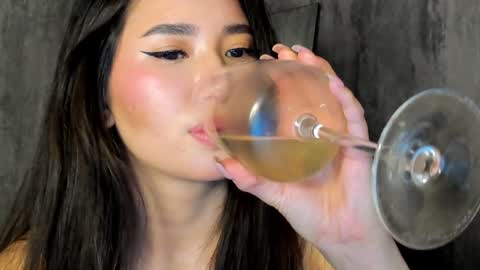 Amina online show from 12/04/24, 03:32