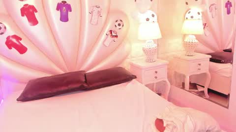 amirajones online show from 07/09/26, 02:04