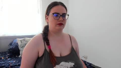 Amira Vyxen online show from 05/19/26, 06:31