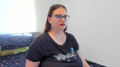 Amira Vyxen online show from 05/25/26, 04:51