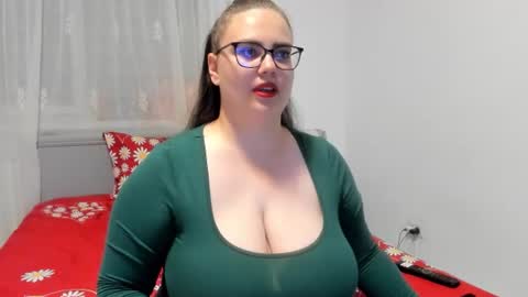 Snapshot of amiravyxen chatting on 06/13/26, 07:23 Amira Vyxen online show from 06/13/26, 07:23
