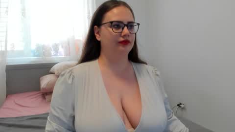 Snapshot of amiravyxen chatting on 07/01/26, 07:43 Amira Vyxen online show from 07/01/26, 07:43