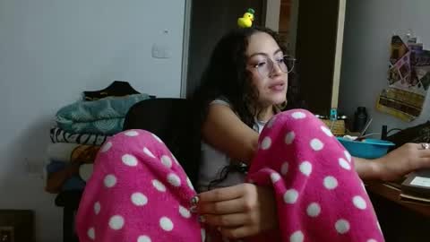 Snapshot of amitlu_ chatting on 12/01/24, 08:20 amitlu_ online show from 12/01/24, 08:20