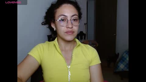 Snapshot of amitlu_ chatting on 12/25/24, 12:05 amitlu_ online show from 12/25/24, 12:05