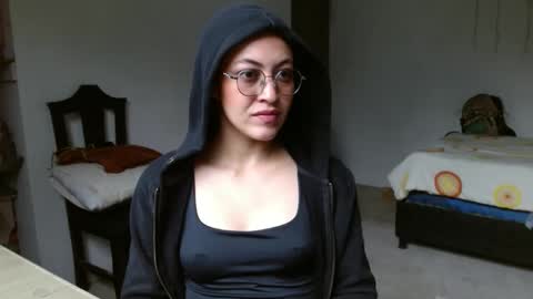 Snapshot of amitlu_ chatting on 01/05/25, 01:26 amitlu_ online show from 01/05/25, 01:26