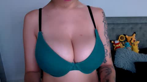 Snapshot of ammanda_ chatting on 11/14/25, 10:51 diana online show from 11/14/25, 10:51