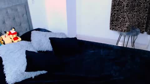 diana online show from 04/10/26, 02:17