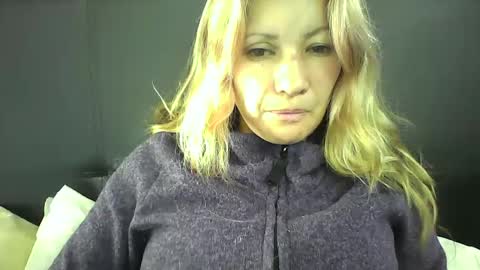 Snapshot of ammber3 chatting on 02/04/25, 01:27 Paula D online show from 02/04/25, 01:27