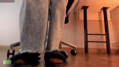 Snapshot of ammeliaa_ chatting on 10/25/25, 04:20 Amelia online show from 10/25/25, 04:20