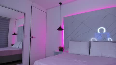 Snapshot of ammy_camm chatting on 01/25/25, 06:55 Ammy online show from 01/25/25, 06:55