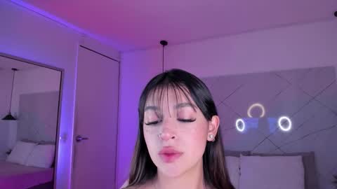 Snapshot of ammy_camm chatting on 12/17/25, 04:07 Ammy online show from 12/17/25, 04:07