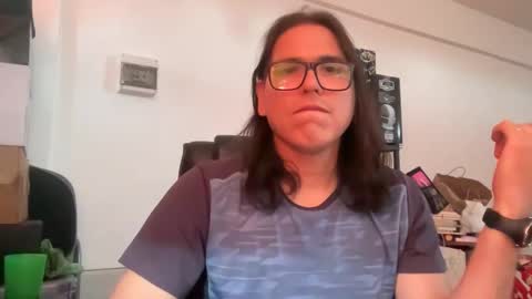 amo_s online show from 10/11/25, 08:51