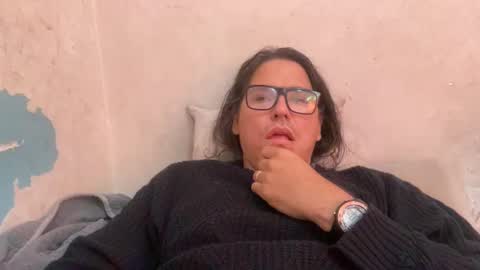 amo_s online show from 10/19/25, 01:12