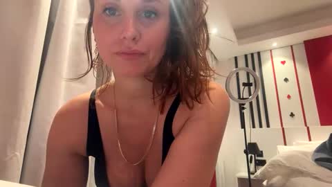 amolika online show from 02/04/26, 11:42