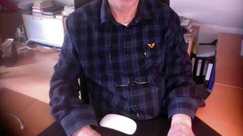 Amor2200 online show from 03/25/26, 08:20