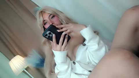 Belle Tylor online show from 12/23/25, 01:03