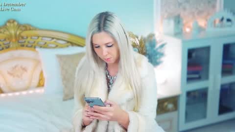 Snapshot of amoramias chatting on 12/01/24, 06:41 Im the first transgender post-op model on haturbate. I have a new sweet pussy... online show from 12/01/24, 06:41