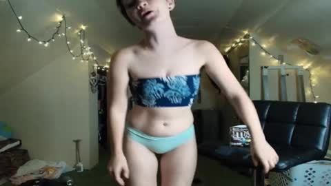 Snapshot of amoramystic chatting on 10/20/25, 04:24 Amora Mystic online show from 10/20/25, 04:24