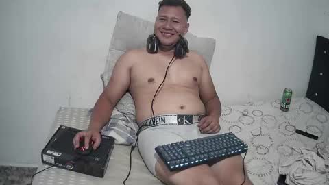 amordebandidos online show from 01/24/25, 01:13