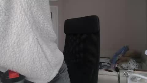 miss unforgettable online show from 04/18/26, 11:47