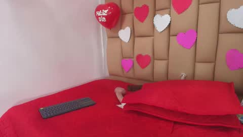 Snapshot of amy__wats0n chatting on 02/13/25, 10:22 amy__wats0n online show from 02/13/25, 10:22