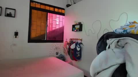 AmyEloise online show from 10/04/25, 04:16