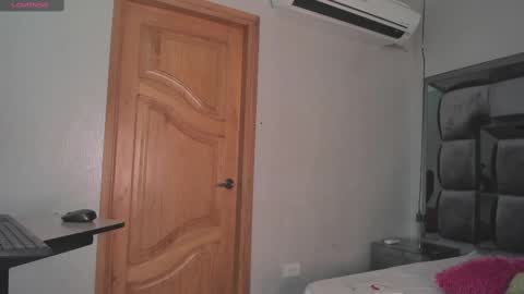 Snapshot of amy_bubble chatting on 02/24/25, 05:42 Bel online show from 02/24/25, 05:42