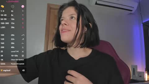 Snapshot of amy_bubble chatting on 03/11/25, 09:48 Bel online show from 03/11/25, 09:48