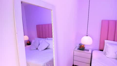 Aleja   online show from 10/05/25, 03:16