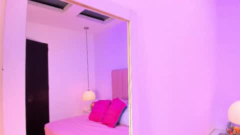 Aleja   online show from 10/17/25, 03:31