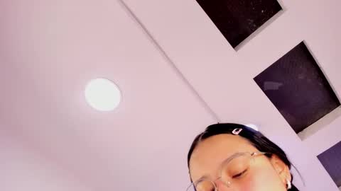 Aleja   online show from 11/22/25, 03:05