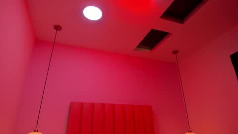 Aleja   online show from 11/30/25, 07:07