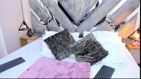 Aleja   online show from 12/19/25, 04:30