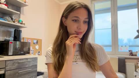 Snapshot of amy_meoww chatting on 12/23/25, 10:57 amy_meoww online show from 12/23/25, 10:57
