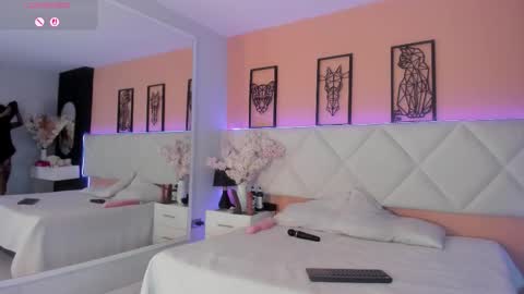 Snapshot of amy_miller2 chatting on 11/05/25, 06:41 Amy online show from 11/05/25, 06:41