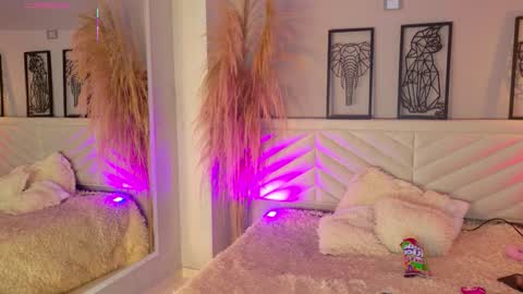 Snapshot of amy_miller2 chatting on 11/10/25, 08:52 Amy online show from 11/10/25, 08:52