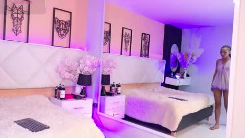 Snapshot of amy_miller2 chatting on 11/13/25, 08:30 Amy online show from 11/13/25, 08:30