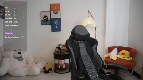 Snapshot of amy_ross1 chatting on 03/08/25, 08:35 Daniela M online show from 03/08/25, 08:35