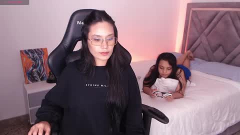 Mia Cristancho online show from 06/05/26, 07:41