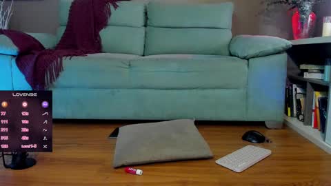 Snapshot of amy_versatile chatting on 02/26/25, 05:09 Amy online show from 02/26/25, 05:09