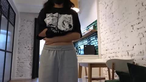 Snapshot of amyalwayshere chatting on 02/05/25, 01:22 girl next door named Amy online show from 02/05/25, 01:22