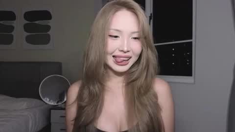 Snapshot of amyalwayshere chatting on 11/25/25, 03:34 girl next door named Amy online show from 11/25/25, 03:34