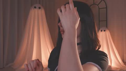 Amy Armstrong online show from 10/18/25, 12:13