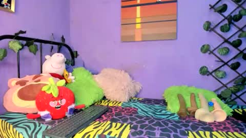 Amy Kamila online show from 10/27/25, 02:04