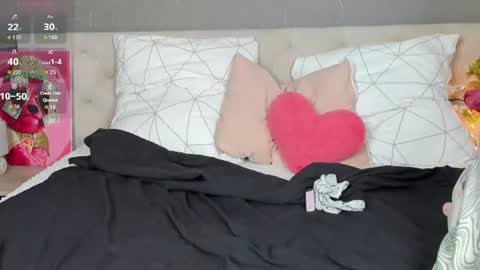 Snapshot of amydesiree chatting on 07/19/26, 01:20 Amy online show from 07/19/26, 01:20