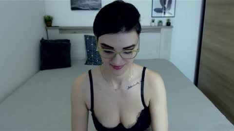 Snapshot of amylexy chatting on 01/09/25, 09:16 Hi there guys My pleasure in your hands pvt is open online show from 01/09/25, 09:16