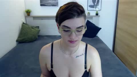 Snapshot of amylexy chatting on 11/25/25, 07:52 Hi there guys My pleasure in your hands pvt is open online show from 11/25/25, 07:52